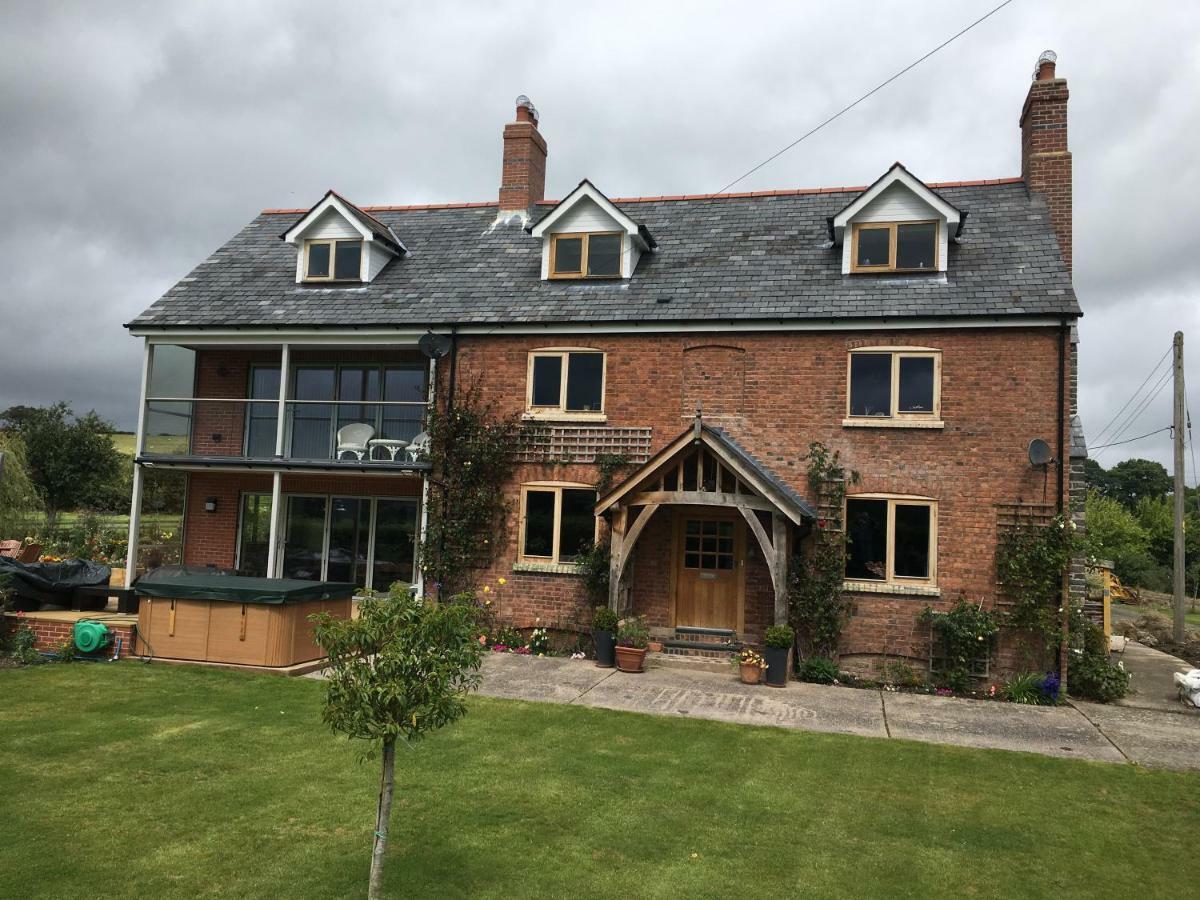 Bed and Breakfast Rhyd Lydan Ньютаун Экстерьер фото