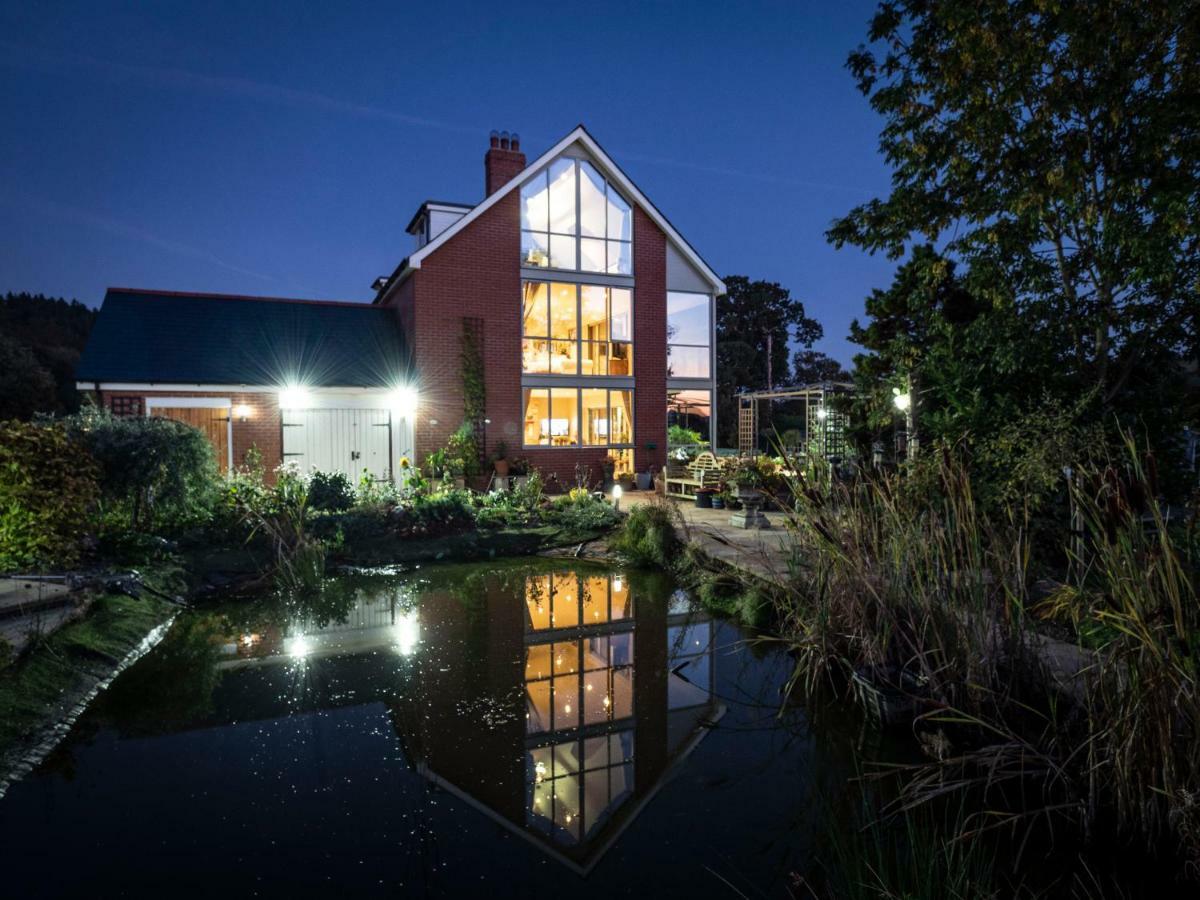 Bed and Breakfast Rhyd Lydan Ньютаун Экстерьер фото